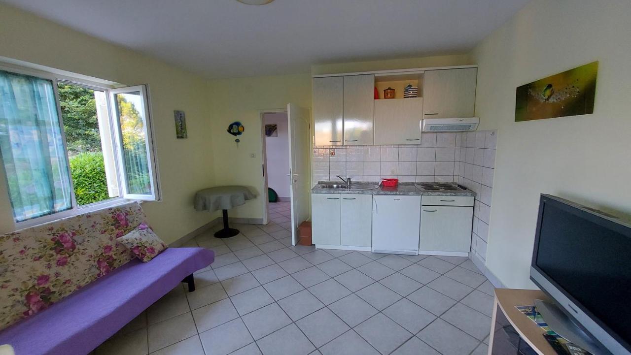 Apartmani Ban Omisalj Luaran gambar