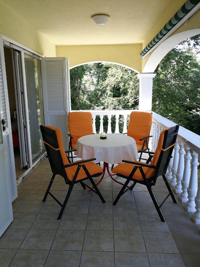 Apartmani Ban Omisalj Luaran gambar