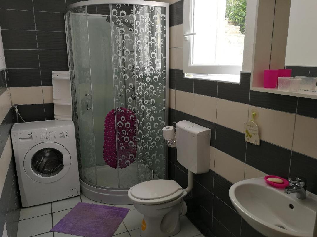 Apartmani Ban Omisalj Luaran gambar